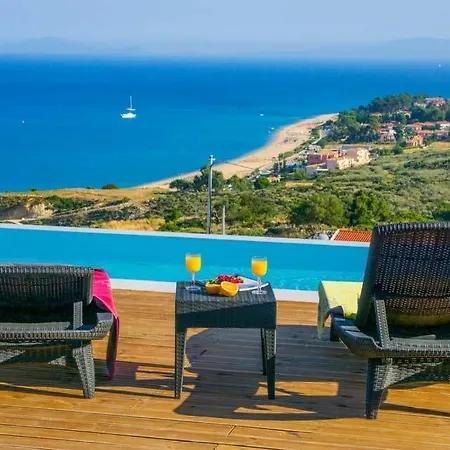 فيلة Skala Sleeps 3 Pool Air Con Wifi *
