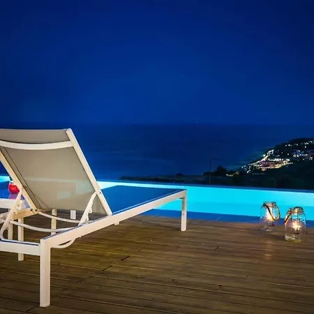 فيلة Skala Sleeps 3 Pool Air Con Wifi