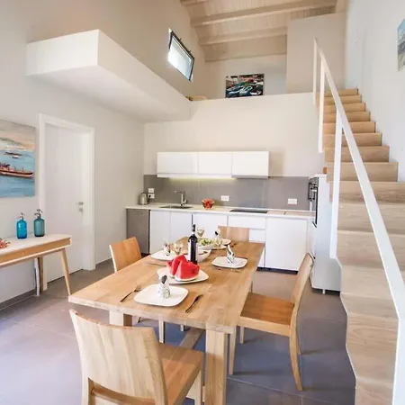 Skala Sleeps 3 Pool Air Con Wifi فيلة